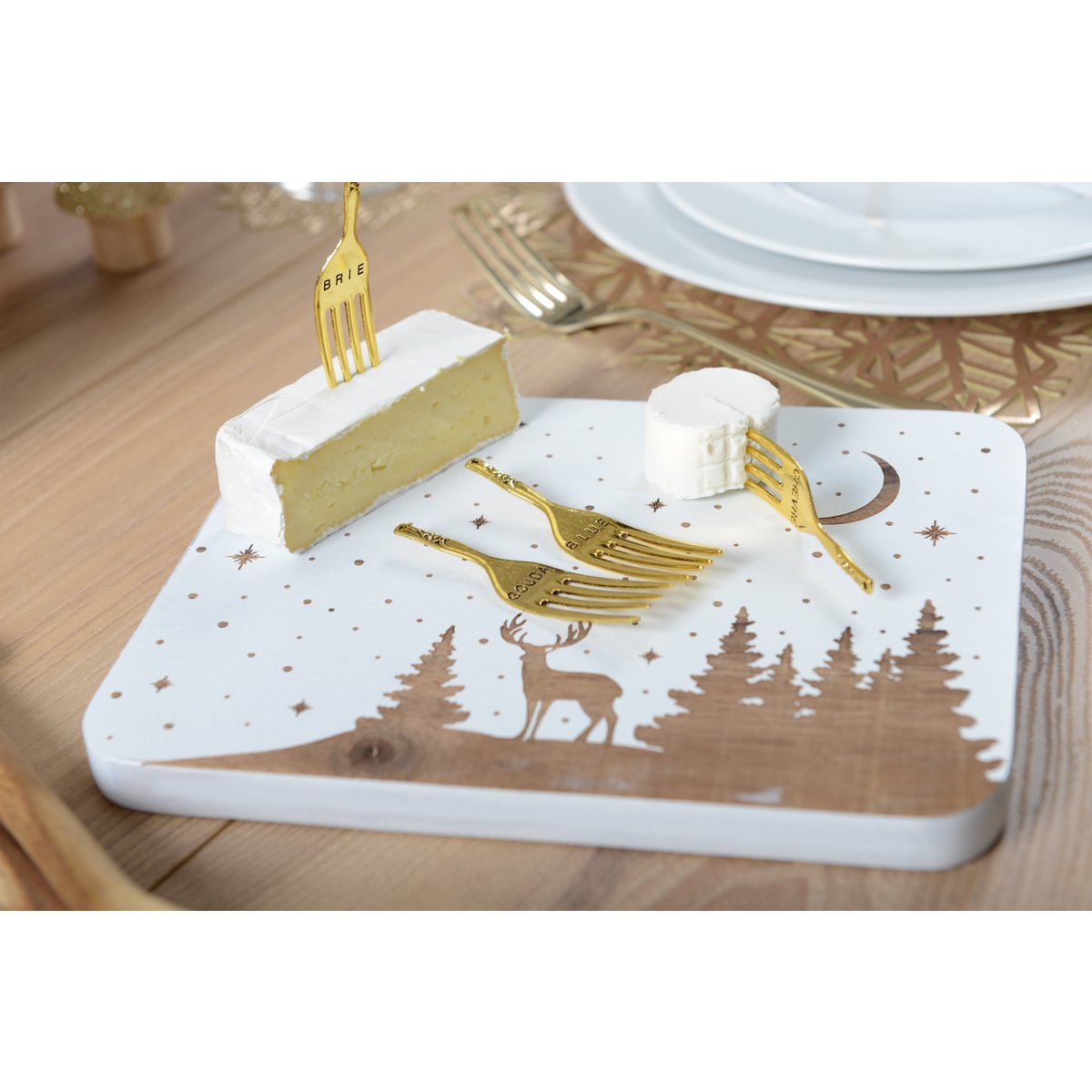 RECTANGULAR VENISON CHEESE PLATTER AND 4 GOLDEN FORKS