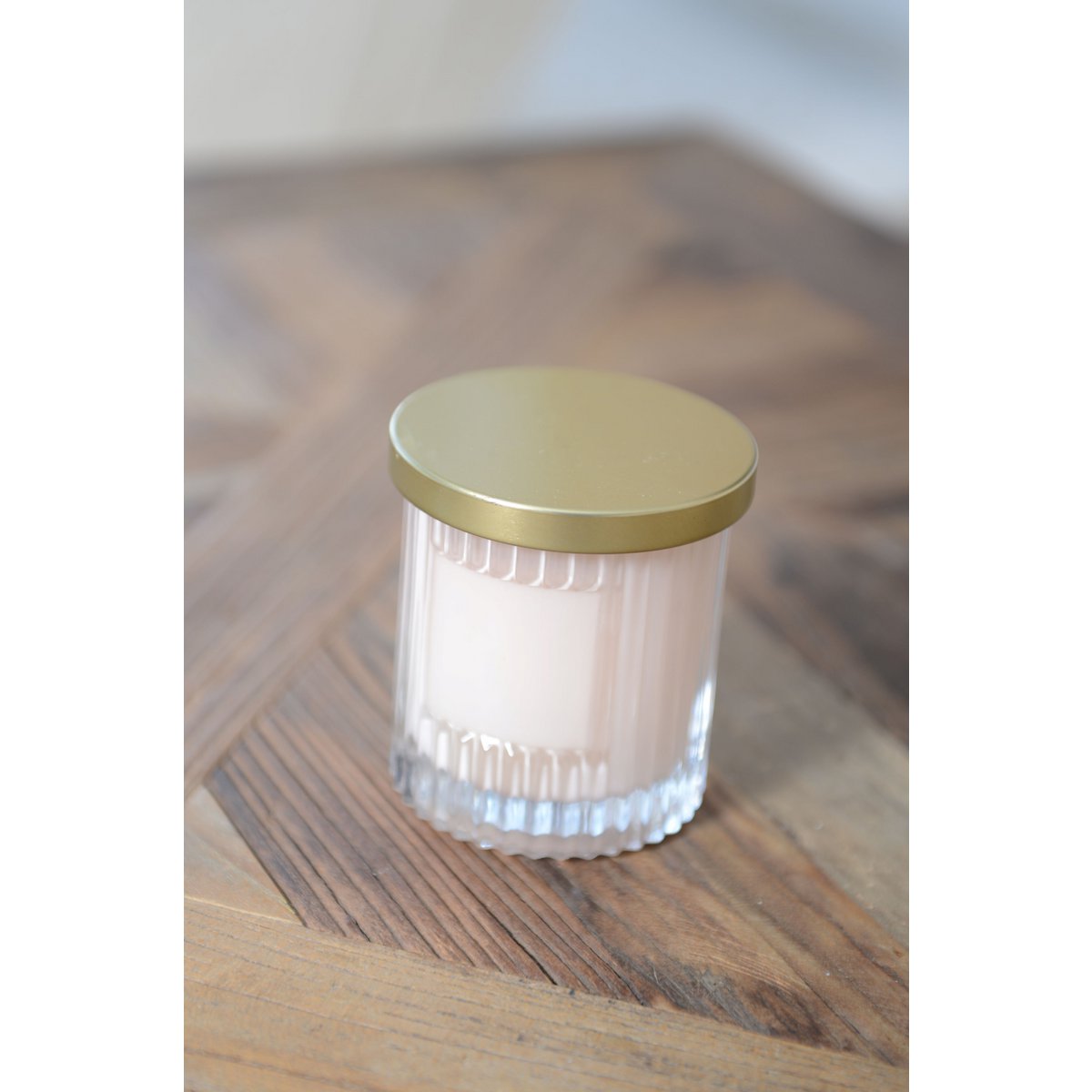 Pink candle with coconut pink lid