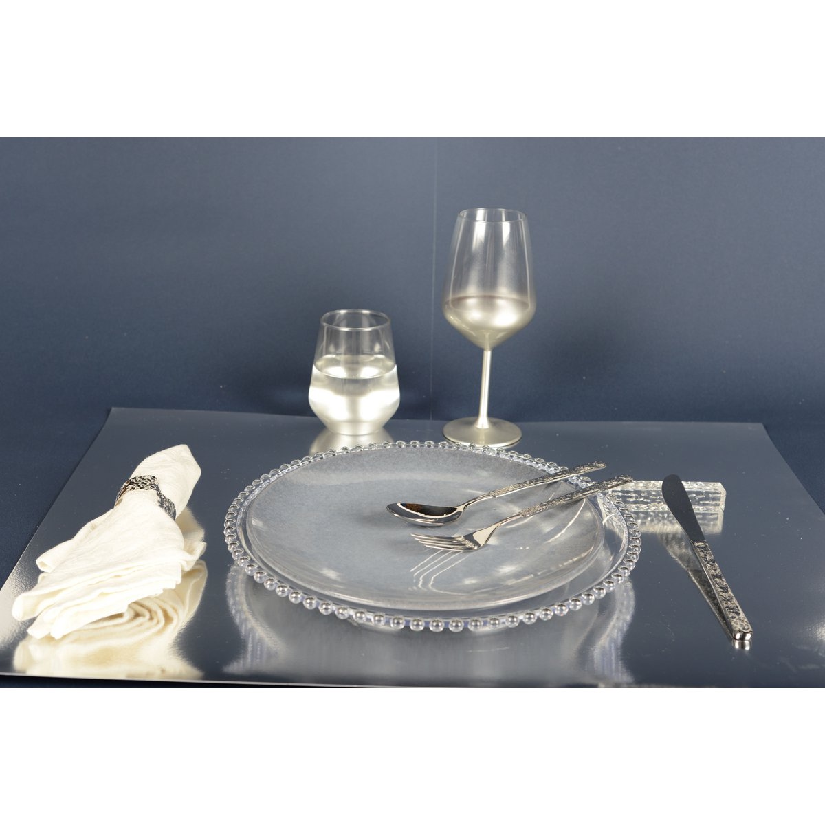 24-PIECE SHINY SILVER HOUSEWARE