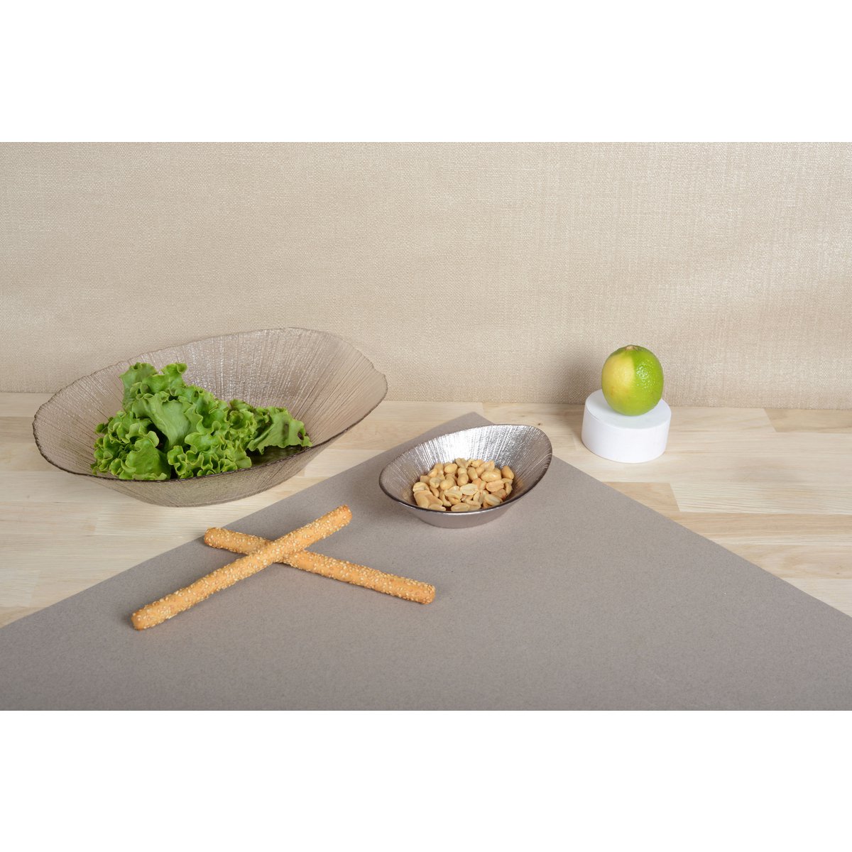 Salad salad oval transparent sand front 30 cm