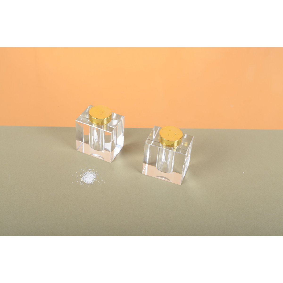 Salt and pepper Dore Carre
